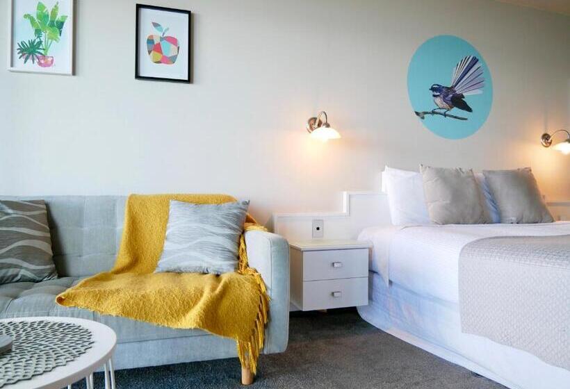 豪华工作室, Boulevard Waters