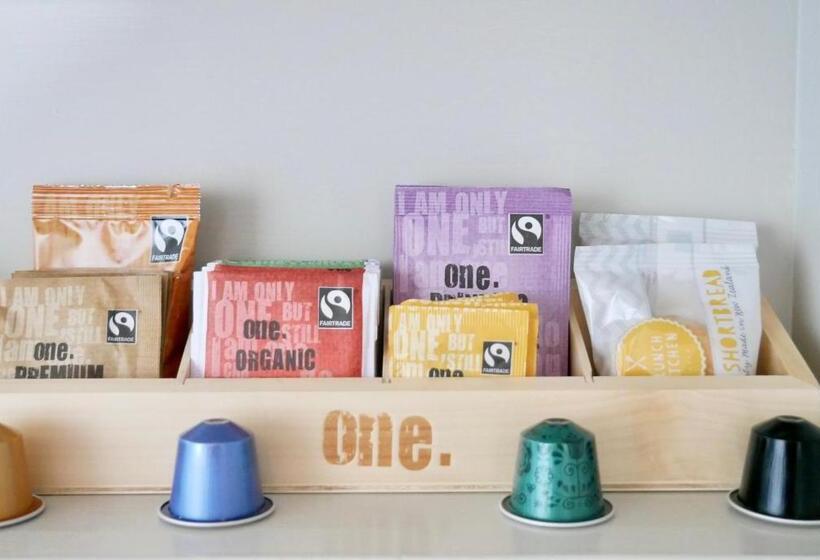 标准工作室, Boulevard Waters