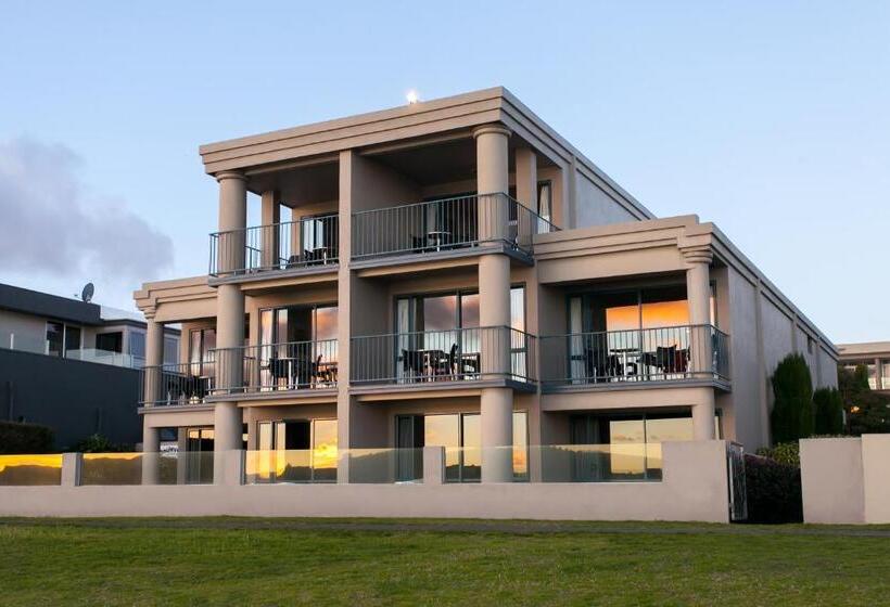 豪华工作室, Boulevard Waters