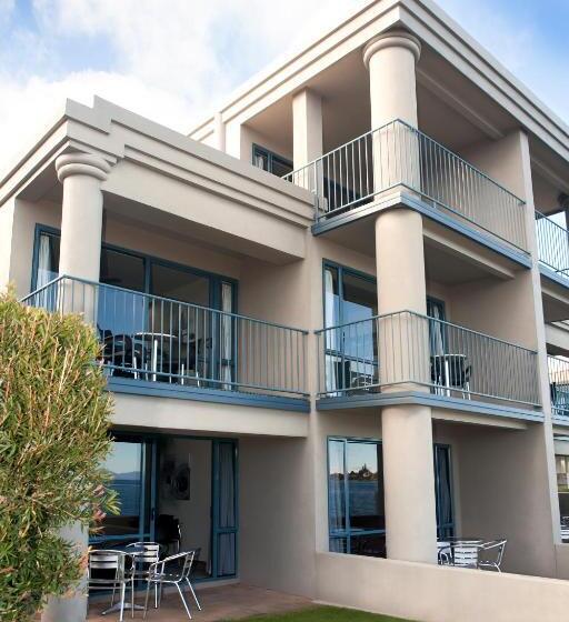 豪华工作室, Boulevard Waters