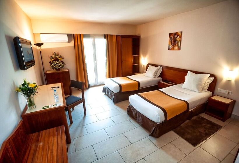 اتاق استاندارد, Cafe De Rome