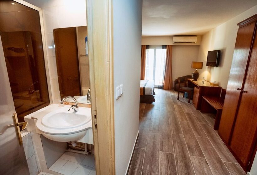 اتاق استاندارد, Cafe De Rome