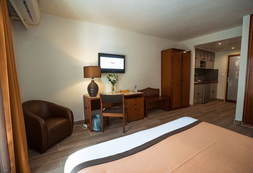 اتاق استاندارد, Cafe De Rome