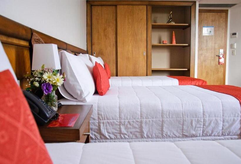 اتاق کلاسیک سه تخته, De La Trinidad