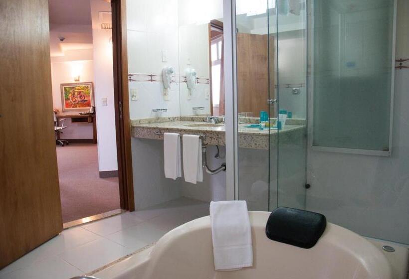 سوئیت با تخت بزرگ, De La Trinidad