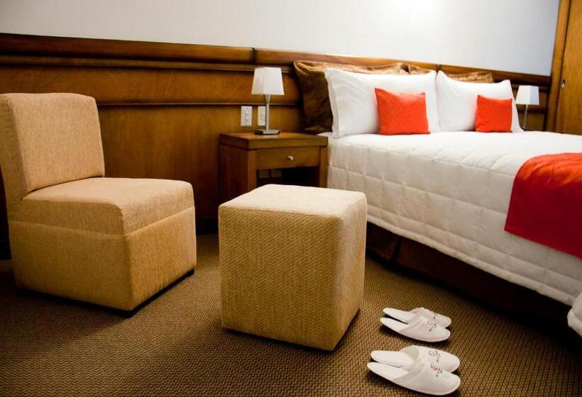 اتاق سوپریور, De La Trinidad