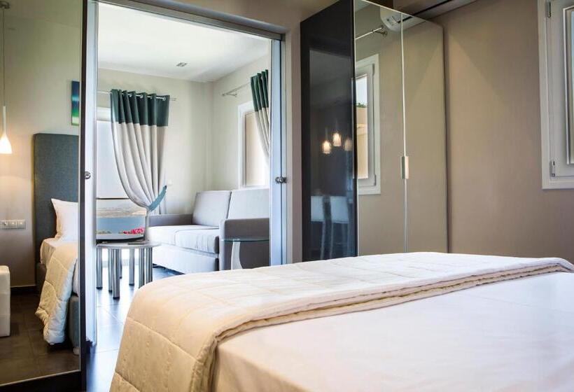 디럭스 주니어 스위트 바다 전망, Dionysos Village Resort