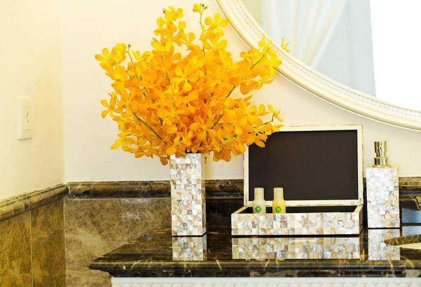 اتاق لوکس با چشمانداز شهر, Eldora