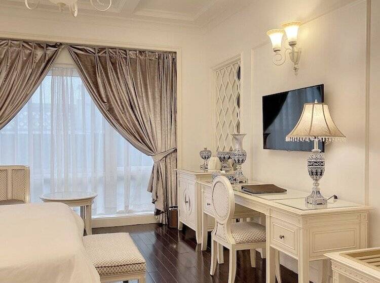 اتاق لوکس با چشمانداز شهر, Eldora