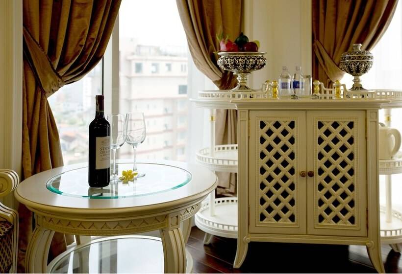 اتاق لوکس, Eldora