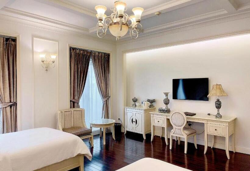 اتاق لوکس با چشمانداز شهر, Eldora