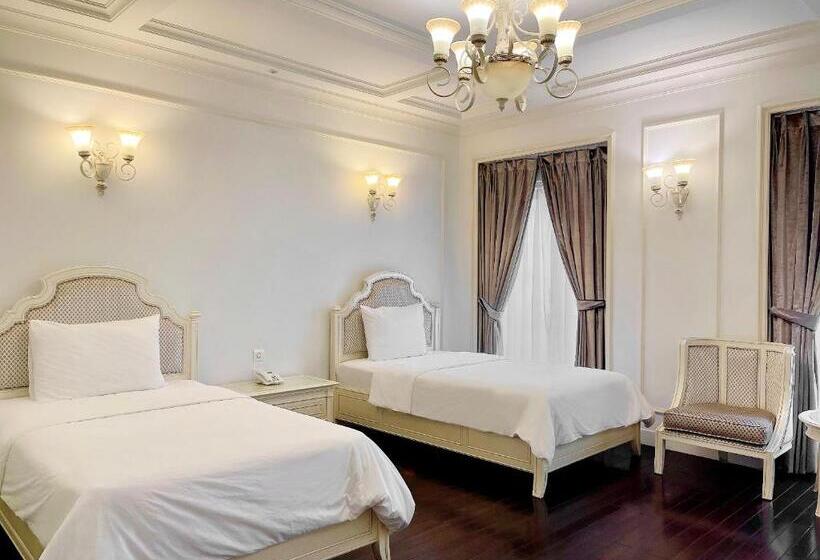 اتاق لوکس با چشمانداز شهر, Eldora