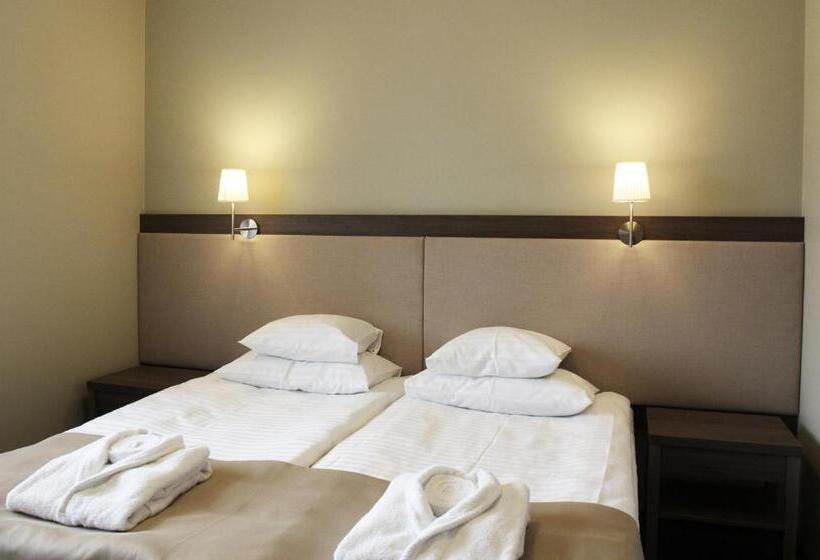 سوییت جونیور, Goda Hotel & Spa