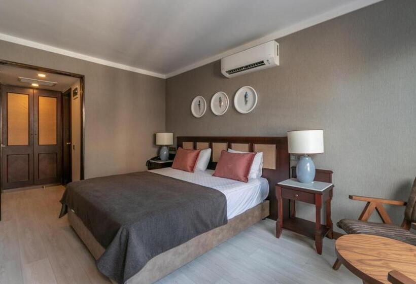 سوییت جونیور با بالکن, Lara Park