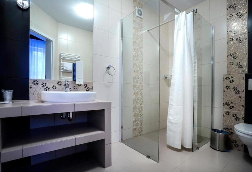 חדר סטנדרט, Madelaine