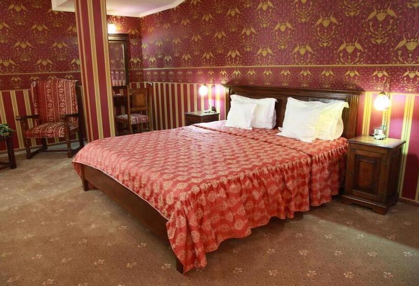 スーペリアースイート, Majestic