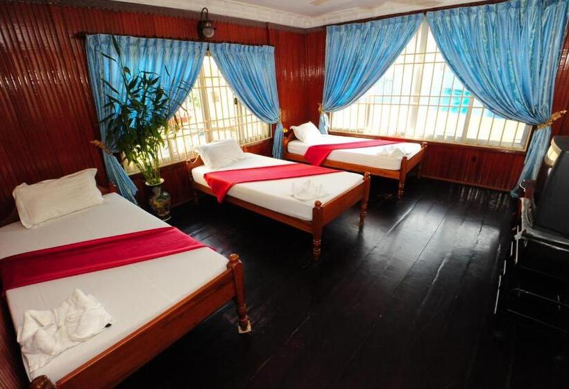 Номер Стандарт Трехместный, Okay Guesthouse Phnom Penh