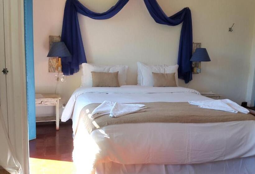 اتاق لوکس با چشم‌انداز باغ, Pousada Casa Buzios