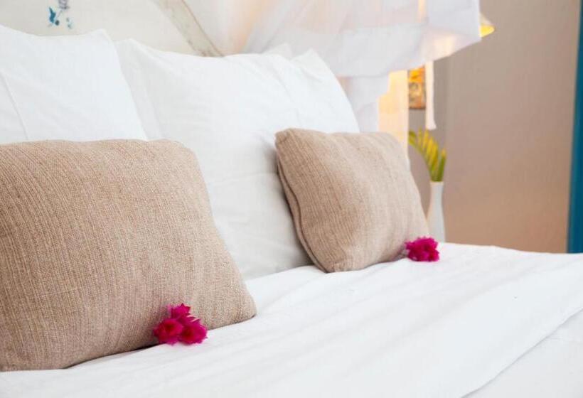 اتاق سوپریور با چشم‌انداز باغ, Pousada Casa Buzios