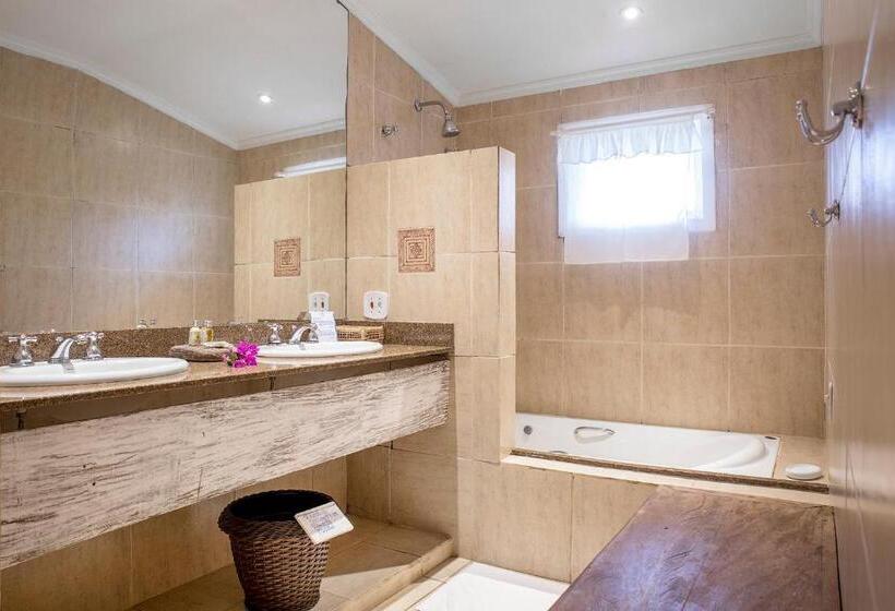 اتاق لوکس چهار تخته, Pousada Casa Buzios