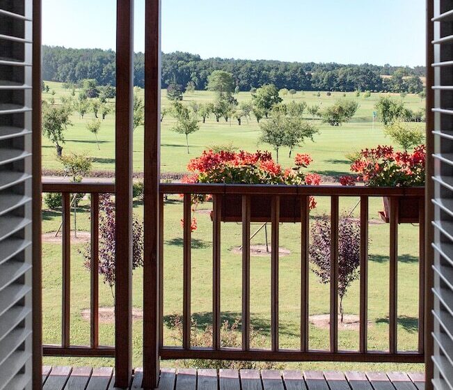 חדר משפחתי, Relais Des Vigiers