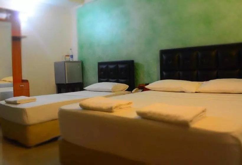 Standard Kolmen Hengen Huone, Saasha City