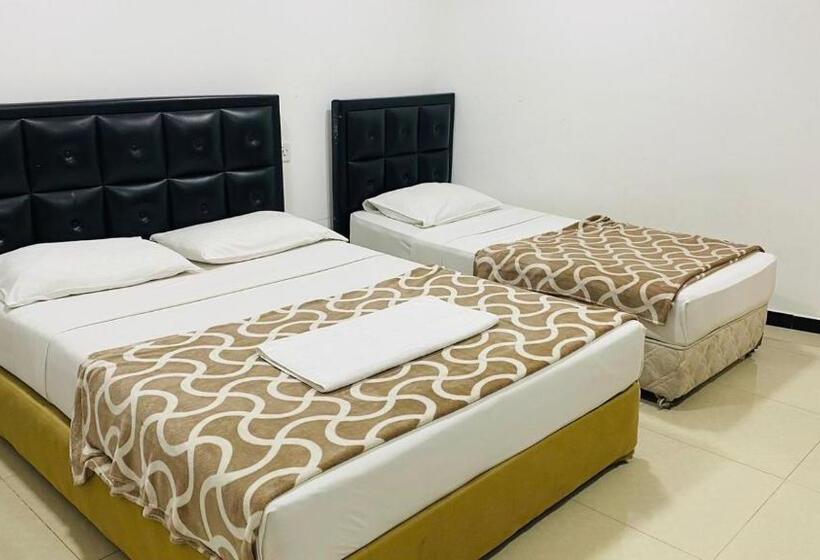 اتاق استاندارد سه نفره, Saasha City