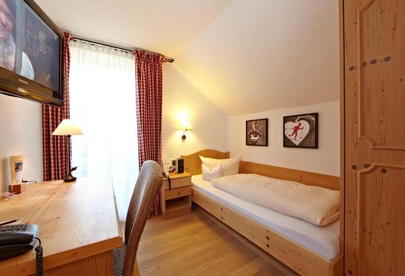 اتاق استاندارد یک نفره, Staudacherhof History & Lifestyle