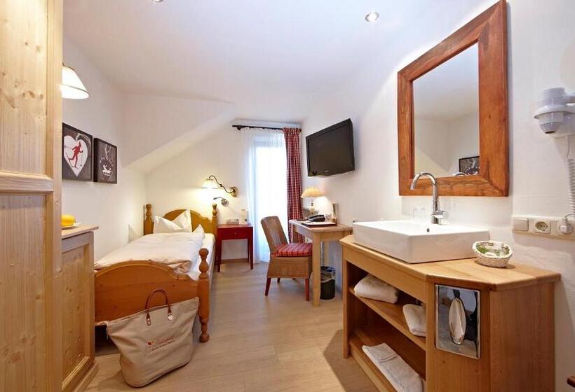 اتاق استاندارد یک نفره, Staudacherhof History & Lifestyle