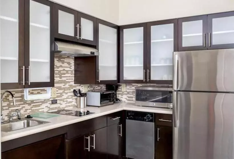 身障者適用スイートルーム, Staybridge Suites College Station, An Ihg