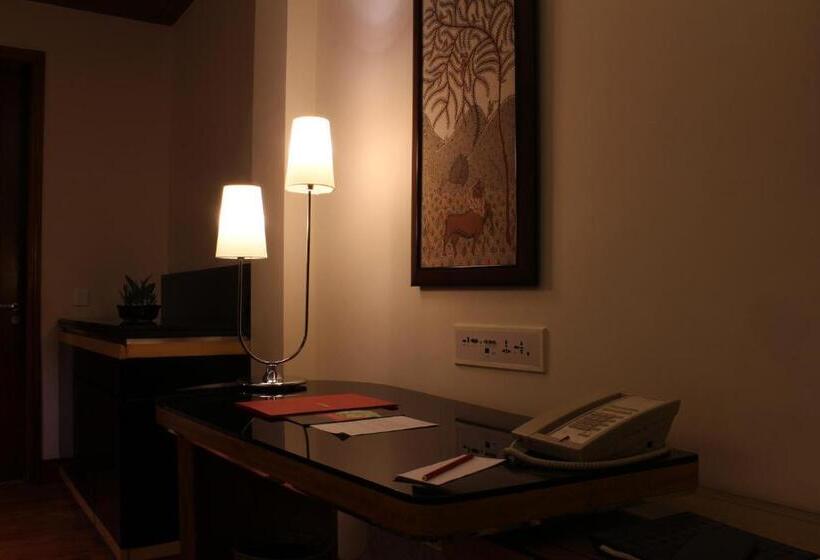 חדר סופריור עם מיטת קינג, Taj Damdama Lake Resort & Spa, Gurugram