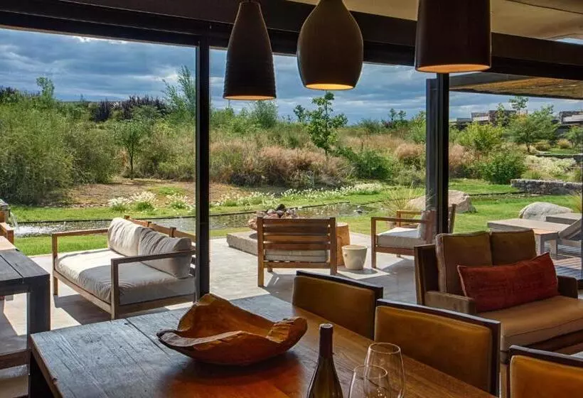 デラックスビラの１ベッドルーム, The Vines Resort & Spa