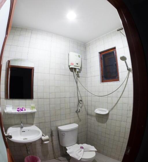 디럭스 룸, Freedom