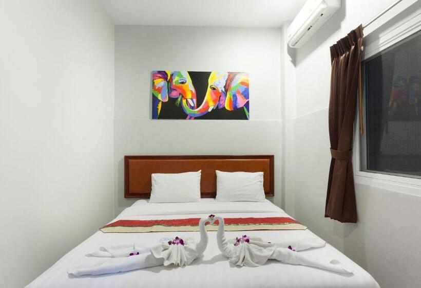 디럭스 룸, Freedom