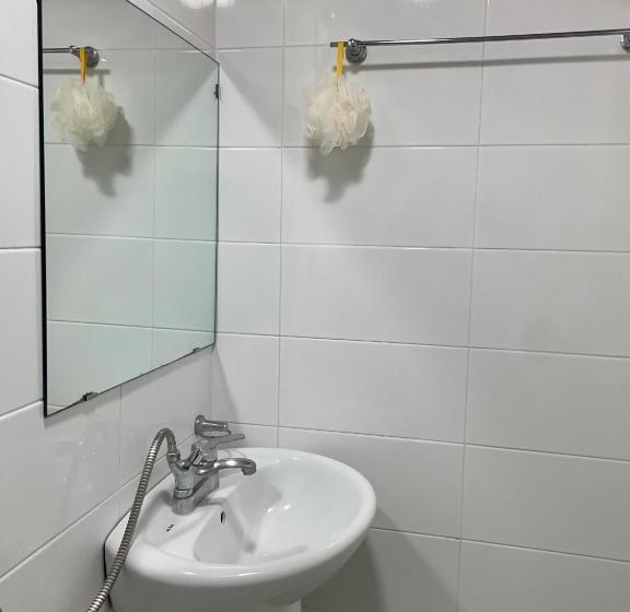 Quarto Triplo Economy, Sisnbro Guesthouse