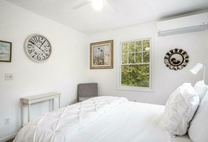 شقة غرفتين, Treehouse