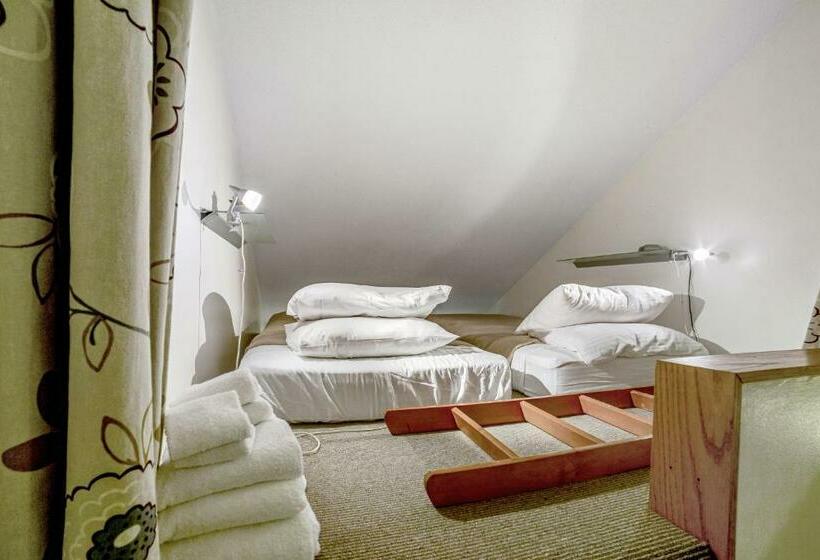 דירת חדר, Sugar Run 24