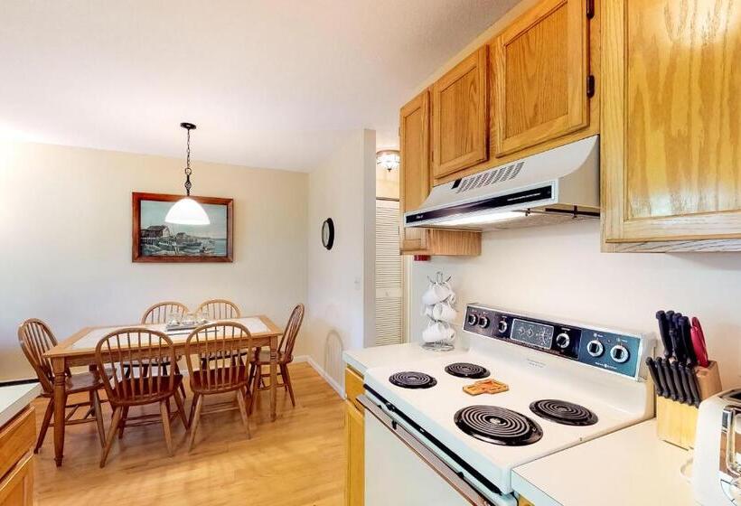 شقة غرفة واحدة, Ocean Edge Retreat