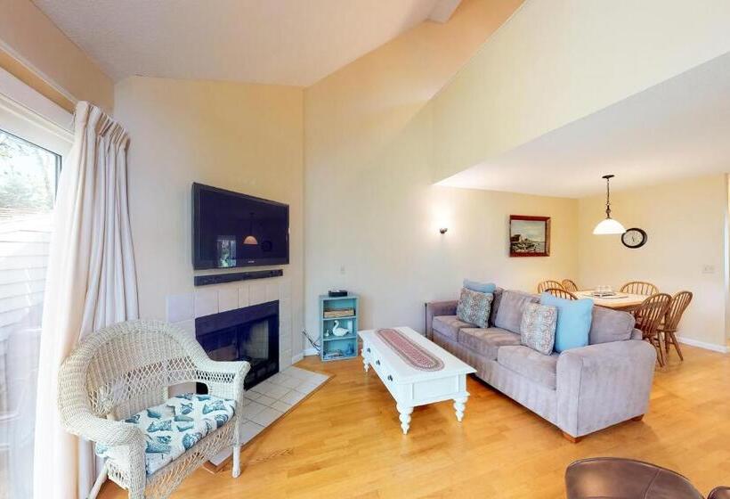 شقة غرفة واحدة, Ocean Edge Retreat