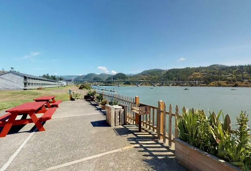 １ベッドルームアパートメント, Riverview Retreat