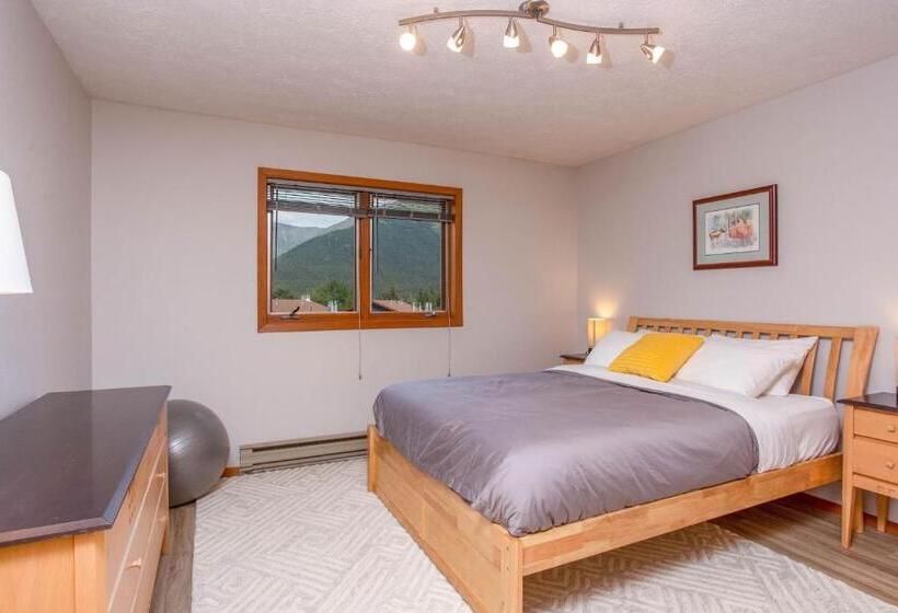 شقة غرفة واحدة, Timberline 208