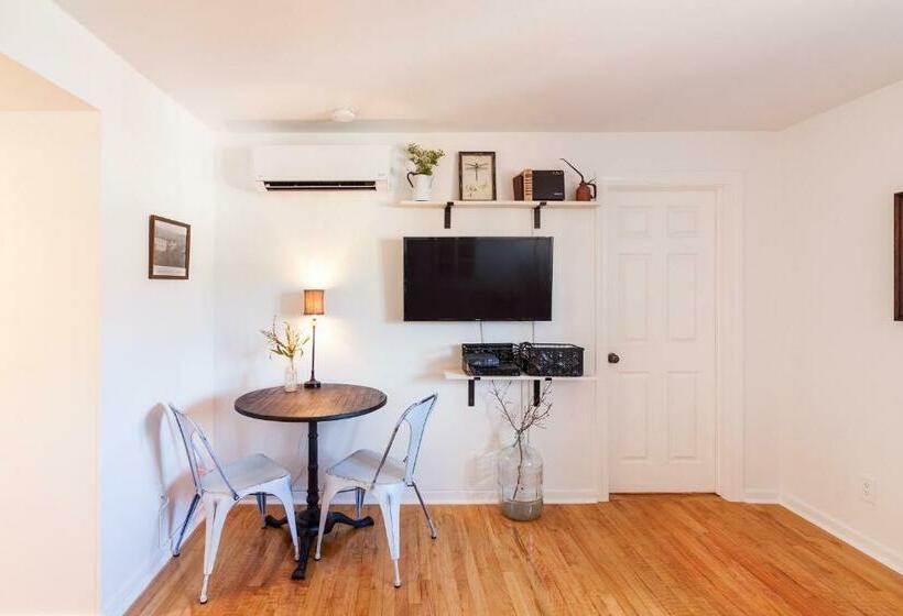 דירת חדר, All New Historic Charmer In The Heart Of Durango