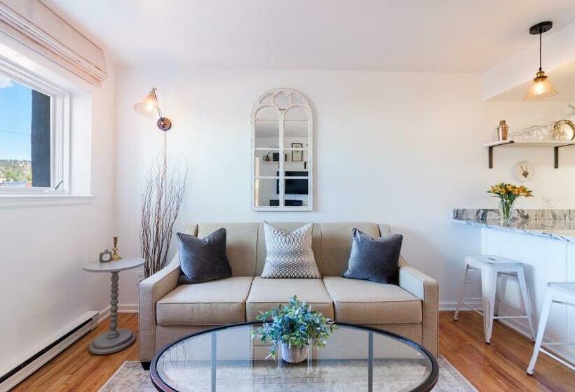 דירת חדר, All New Historic Charmer In The Heart Of Durango