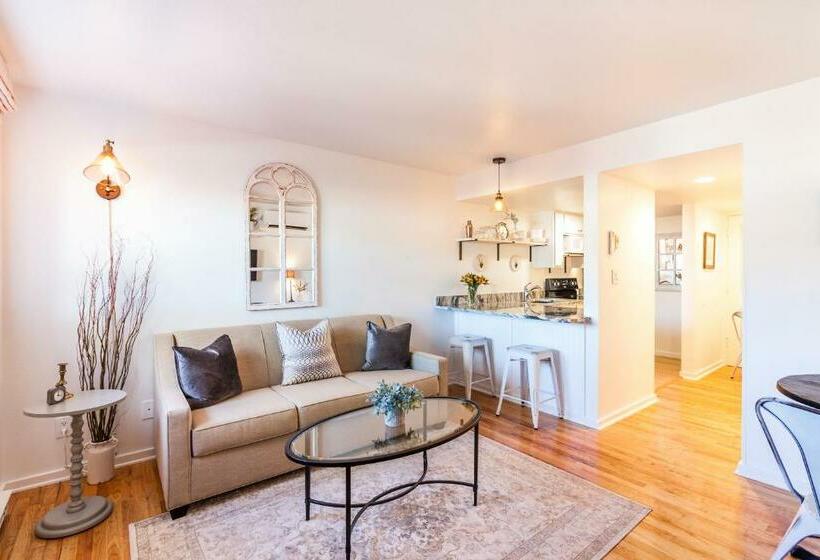 דירת חדר, All New Historic Charmer In The Heart Of Durango