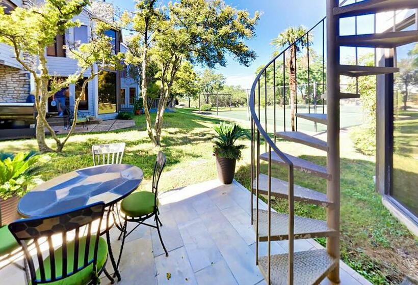 Апартаменты 3 Спальни, 104 World Of Tennis Square #104