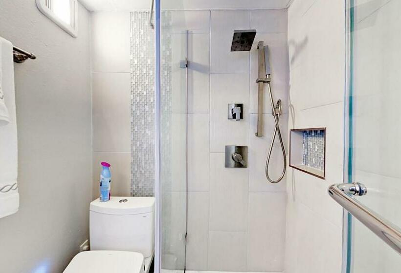 Апартаменты 3 Спальни, 104 World Of Tennis Square #104