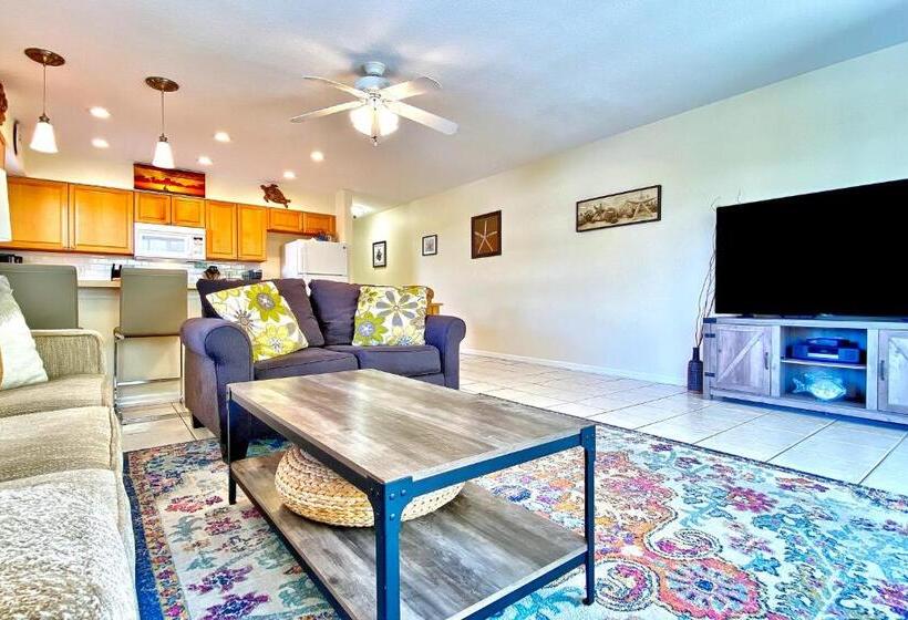 شقة غرفتين, Beachside Villas 204b