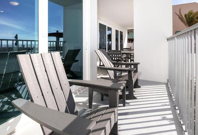 شقة غرفة واحدة, Blu Condos 301