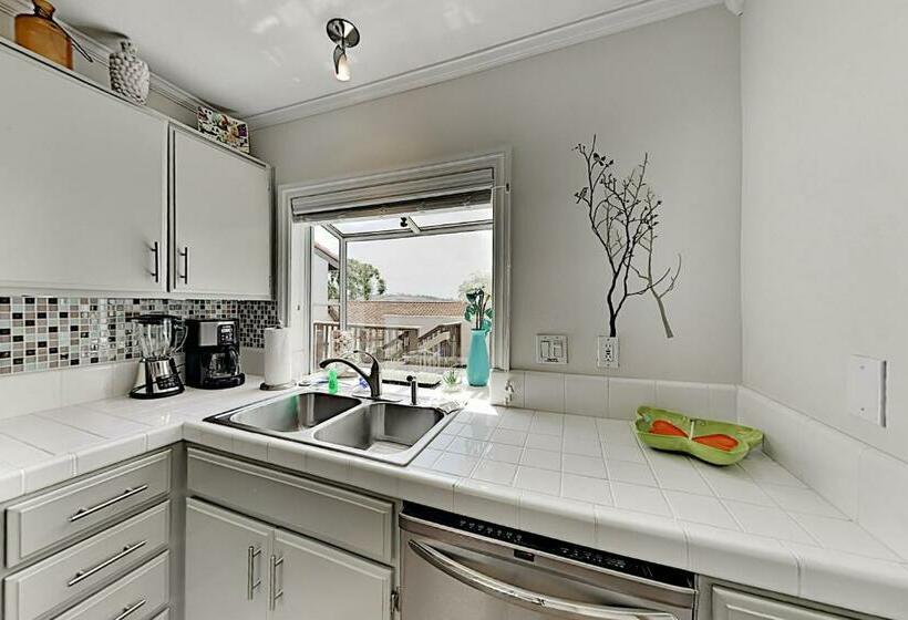 1间卧室的房子, Monarch Vista