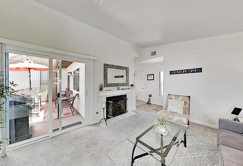 1间卧室的房子, Monarch Vista